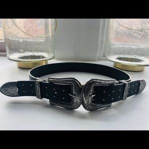 Double buckle western belt.